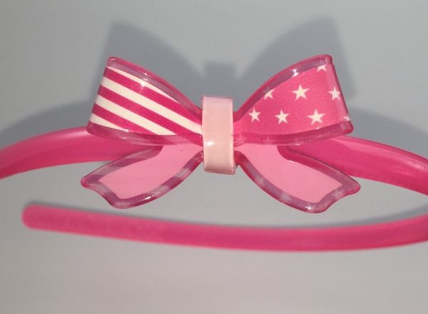 Headband with bow shape