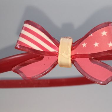 Headband with bow shape