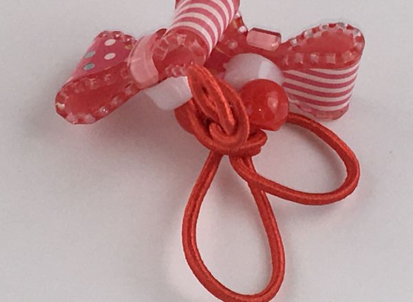 Elastics with patterned bow