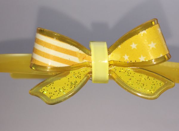 Headband with bow shape