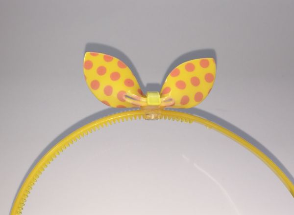 Headbands with patterned bow shape