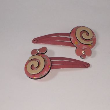 Kids snap clip with patterned snail shape