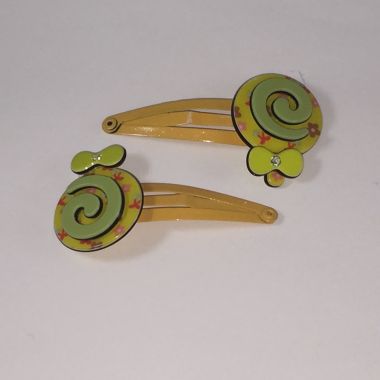 Kids snap clip with patterned snail shape