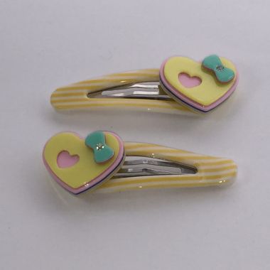 Patterned kids snap clip with heart shape