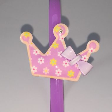 Head band with patterned crown shape