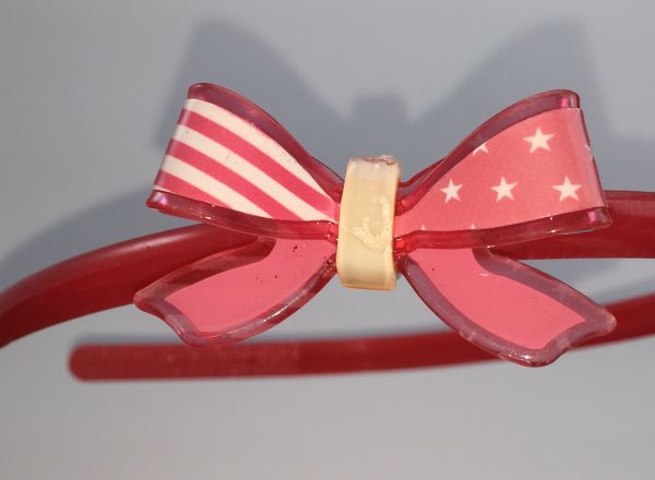 Headband with bow shape