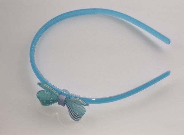 Headband with bow shape