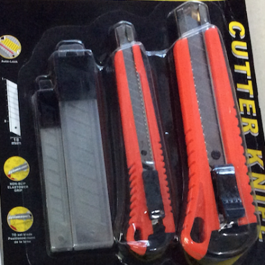 Box cutter set 2 pieces withe extra blades