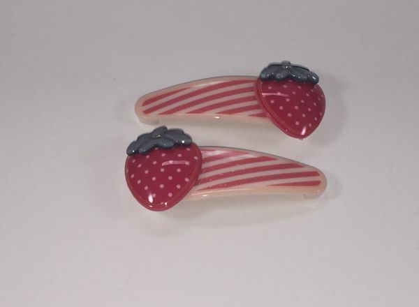 Patterned snap clip with fruit shape