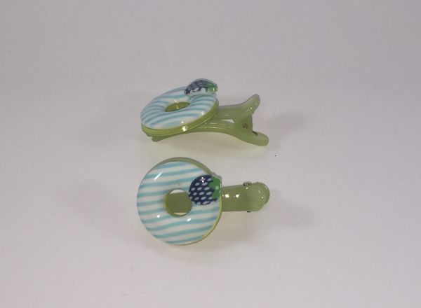 Crocodile clips with patterned donut