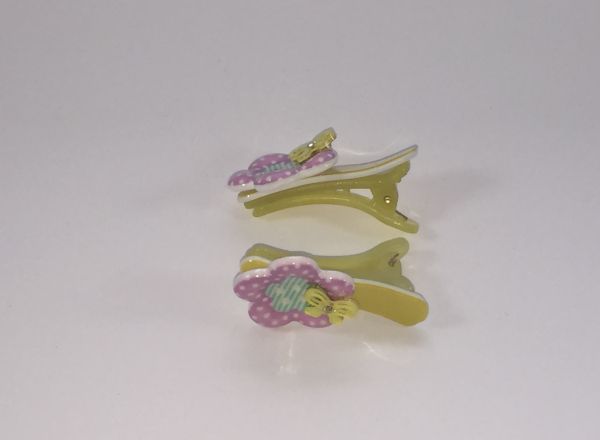 Crocodile clips with flower