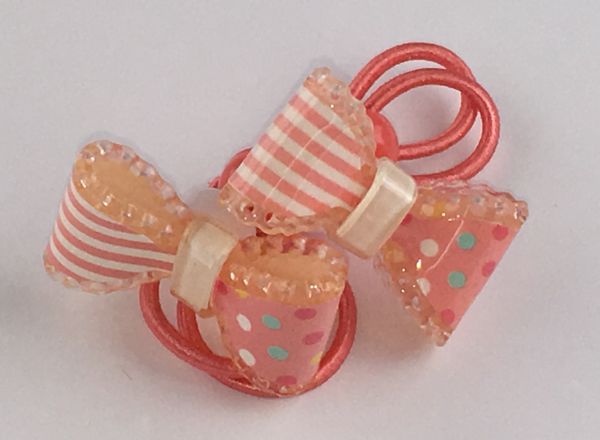 Elastics with patterned bow