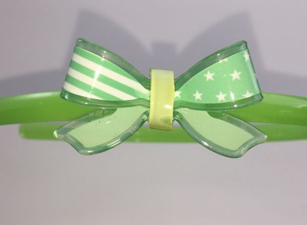 Headband with bow shape