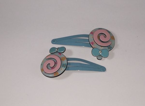 Kids snap clip with patterned snail shape