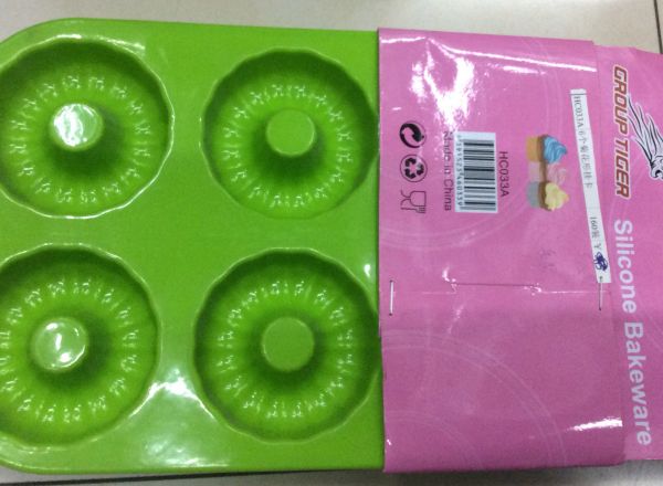 Silicone cake mold