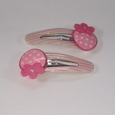 Patterned snap clip with strawberry shape