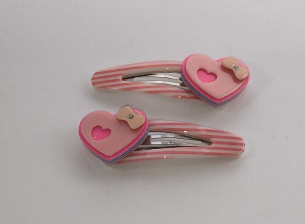 Patterned kids snap clip with heart shape